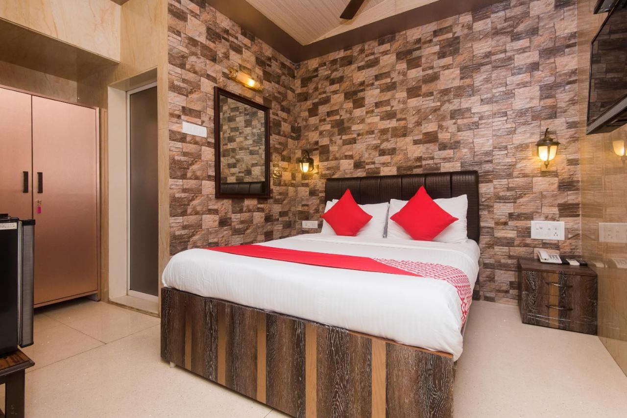 Hotel Oliver, Colaba Mumbai Exterior photo